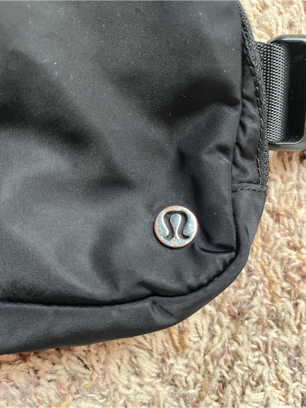 Lululemon Everywhere Belt Bag 1L - Picture 5 of 8